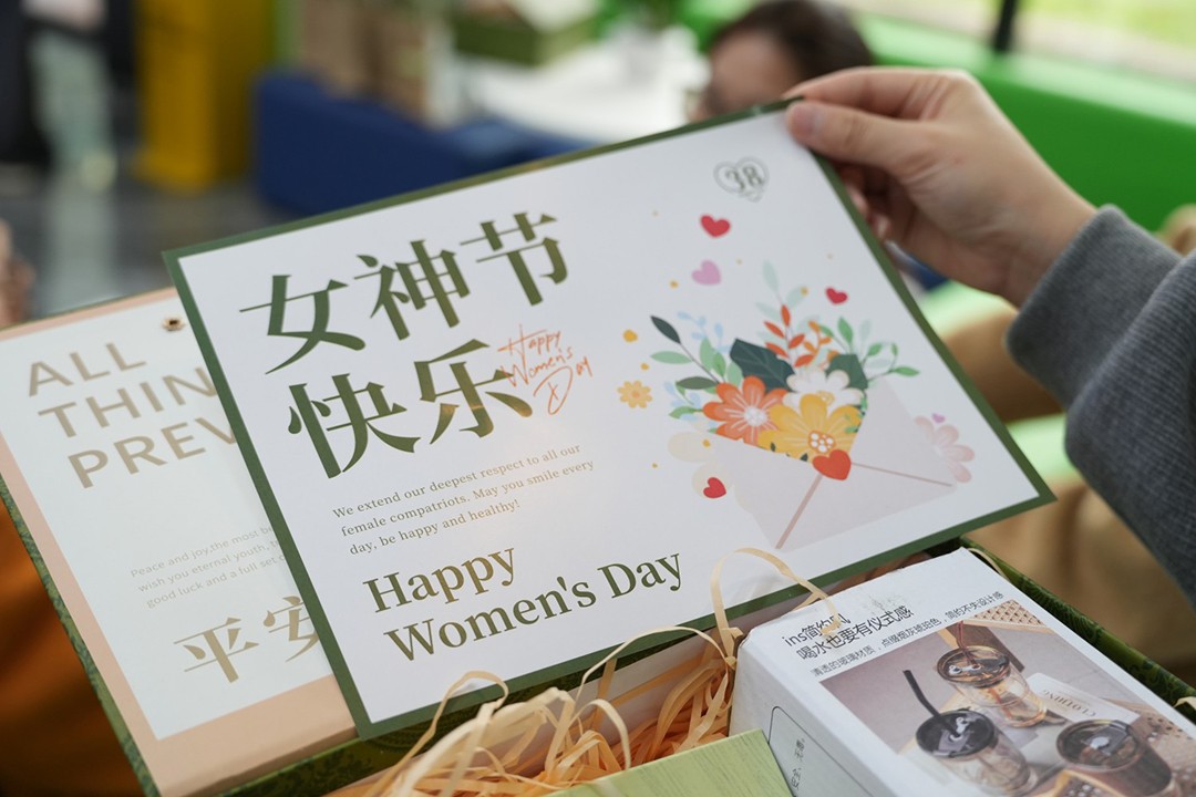 봺ͬحǲŮ󻮼ʵ